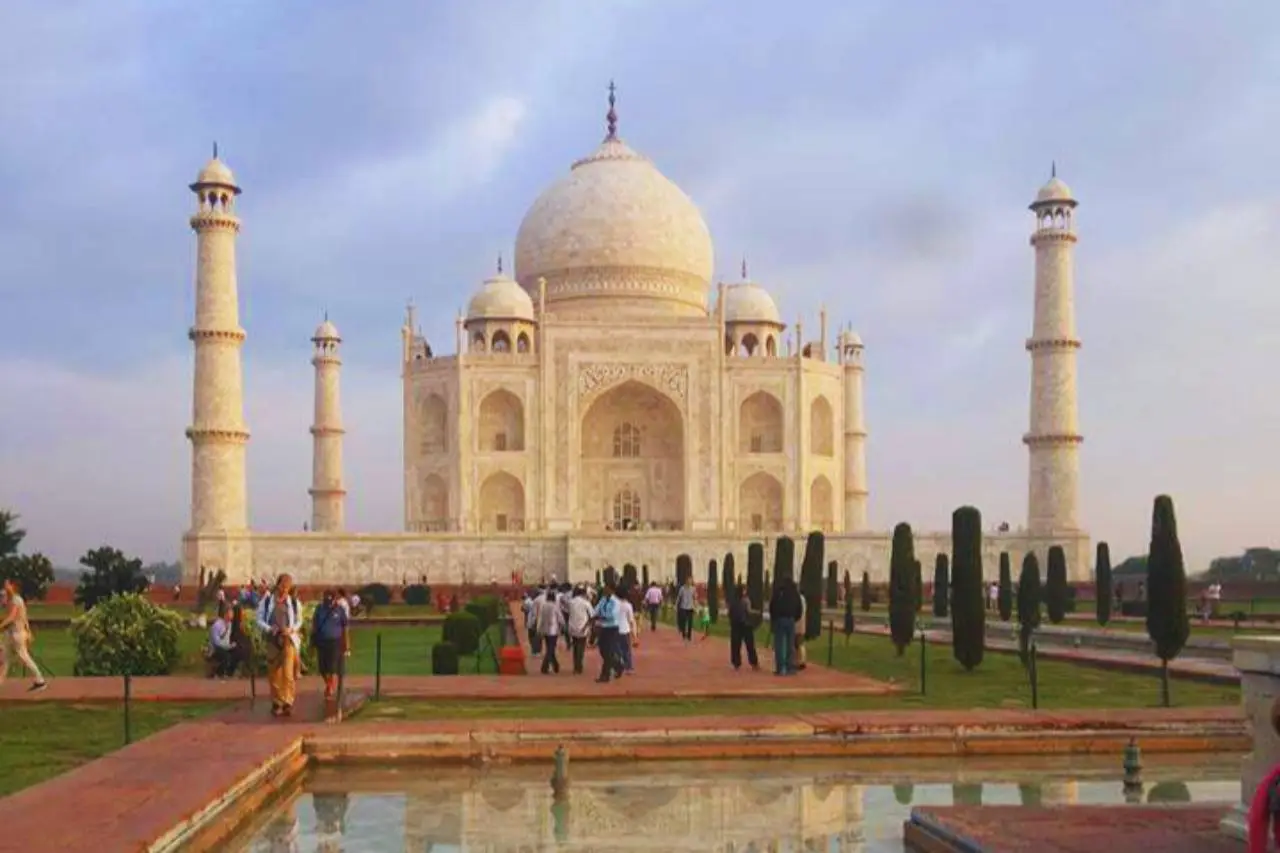 Taj Mahal Sunrise Tour from Delhi