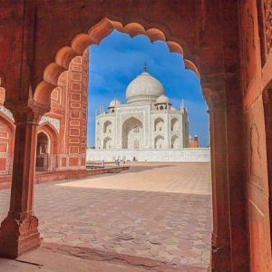 Explore Taj Mahal Agra with German Speaking Tour Guide